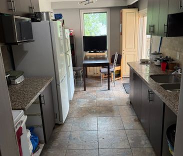 For Lease - 336 Conlins Road Unit# Room, Toronto, Ontario - Photo 3