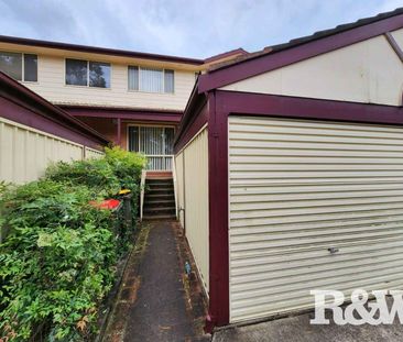 Neat and tidy 3 bedroom Townhouse - Recently updated - Photo 1