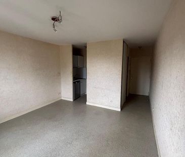 Location Appartement 1 pièce 23m² POITIERS 86000 - Photo 2