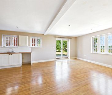 4 bedroom semi-detached house to rent - Photo 2