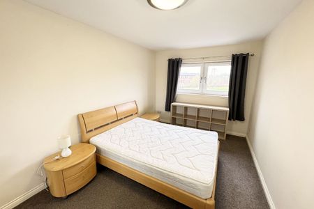 2 Bed, First Floor Flat - Photo 2