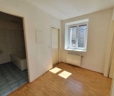 Sonnige Balkonwohnung mit 2 getrennt begehbaren Schlafzimmern - WG-Eigung - Photo 1