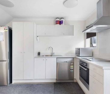 77 Chiefs Court, Hamilton East, Hamilton - Photo 4