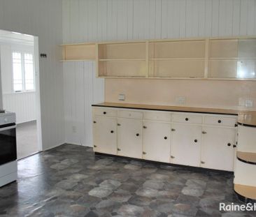 CHARMING 2 BEDROOM UNIT - Photo 4