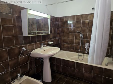 Location Appartement 2 pièces 62m² NICE 06300 - Photo 5