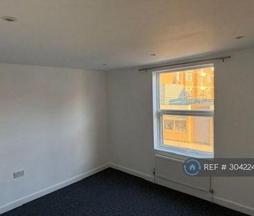 2 bedroom maisonette to rent - Photo 4