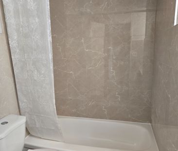 For Lease - 97 Nonquon Road Unit# Apt #302, Oshawa, Ontario - Photo 6