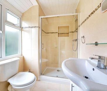 Guildford Road, Ottershaw, Chertsey, Surrey, KT16 - Photo 4