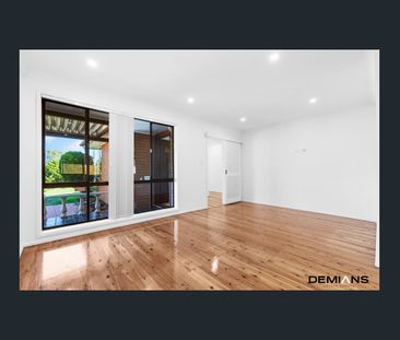 Beautifully Renovated, Perfectly Refined, and Ready to Enjoy. (A gr... - Photo 2