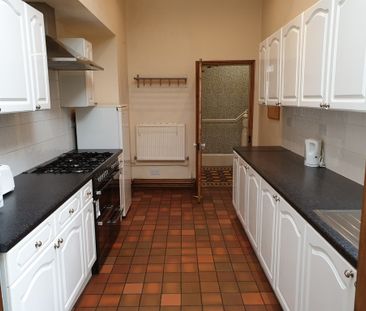 East Parade, Heworth - P1320 - Photo 2