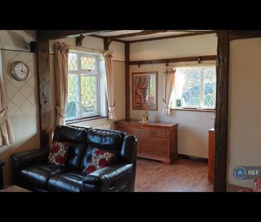 3 bedroom semi-detached house to rent - Photo 2