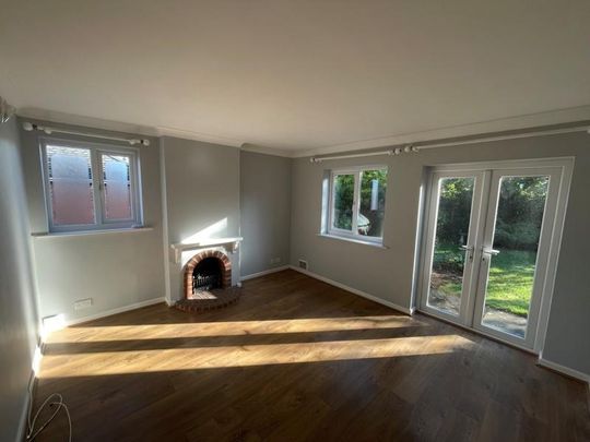 3 bedroom detached bungalow to rent - Photo 1