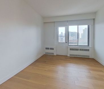 3555 Cote-des-Neiges Road, Montréal, QC - Photo 4