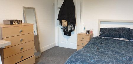 5 bedroom terraced house to rent - Photo 4