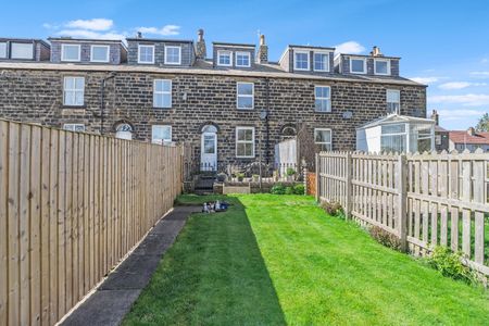3 bedroom terraced house to rent - Photo 2