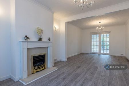 3 bedroom semi-detached house to rent - Photo 2