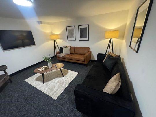 1 bedroom in a house share to rent - Photo 1