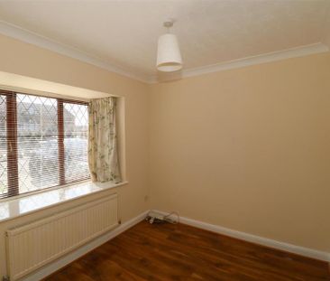 4 bedroom detached house to rent - Photo 6