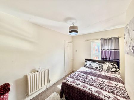 2 bedroom terraced house to rent - Photo 4