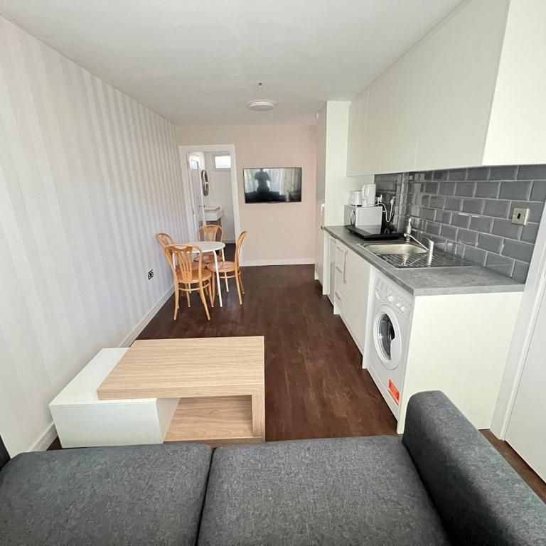 1 bedroom flat to rent - Photo 1