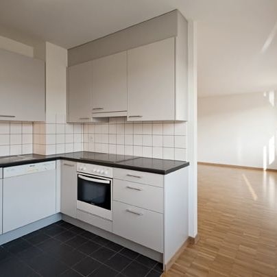 "Helle, schöne Dachwohnung mit über 100 m2" - Photo 1