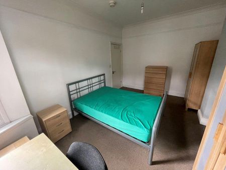 4 bedroom terraced house to rent - Photo 4