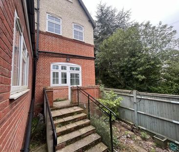 4 bedroom semi-detached house to rent - Photo 6