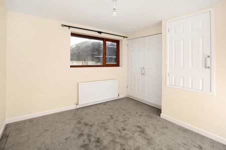 3 bedroom detached house to rent - Photo 3