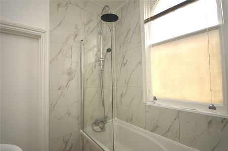 3 Bed Flat, Cargreen Road, SE25 - Photo 3