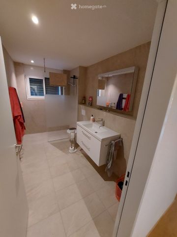 neuwertige sonnige 4 1/2 Zi. Wohnung - Foto 3