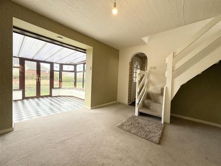 3 bedroom detached bungalow to rent - Photo 4