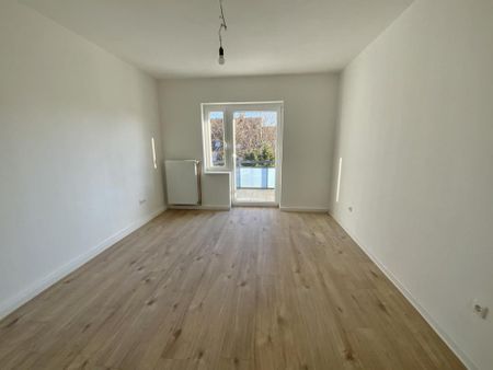 Renovierte 2-Zimmer-Wohnung mit Balkon frei! - Foto 2