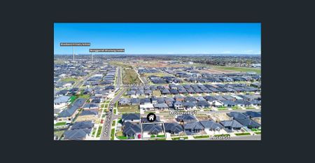 For Lease - Modern Family Living in a Quiet, Convenient Wyndham Vale Pocket - Photo 4