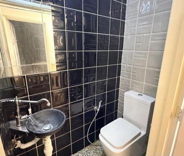 5 bedroom semi-detached house to rent - Photo 2