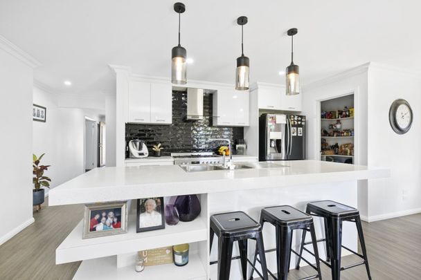 Spacious Family Home in a Prime Location - Photo 1