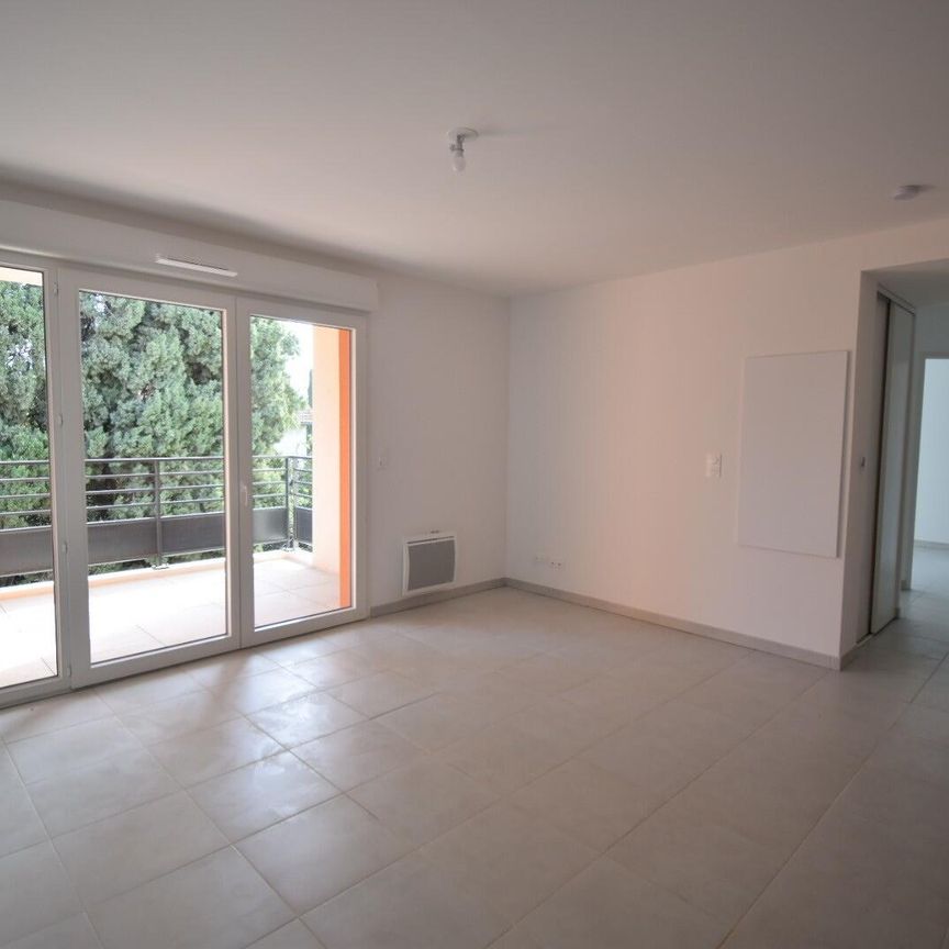 location Appartement T3 DE 58.49m² À HYERES - Photo 1