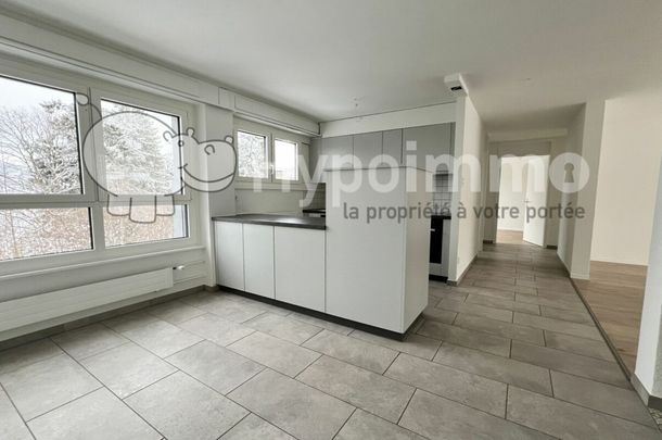 Renovated 5.5-room apartment! - Photo 1