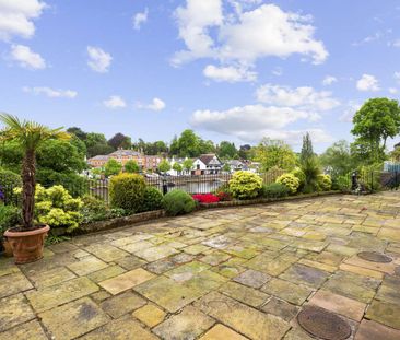 Lovely riverside apartment in a highly sought-after conservation ar... - Photo 5