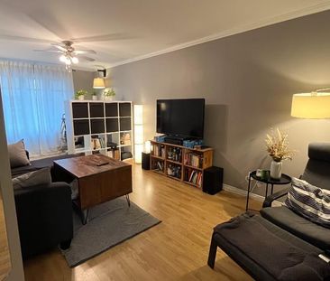 GRAND 31/2 BALCON STATIONNEMENT, ESPACE BUREAU. - Photo 1