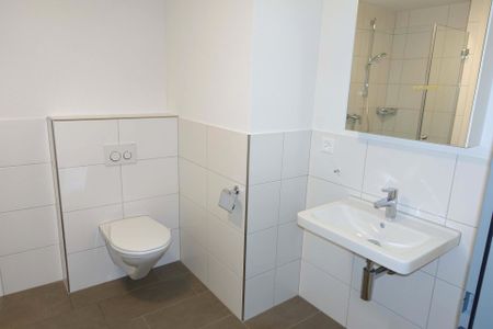 Helle 3 ½ Zimmerwohnung mit grossem Wintergarten und Balkon - Photo 3