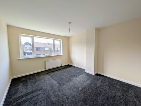 3 bedroom semi-detached house to rent - Photo 4