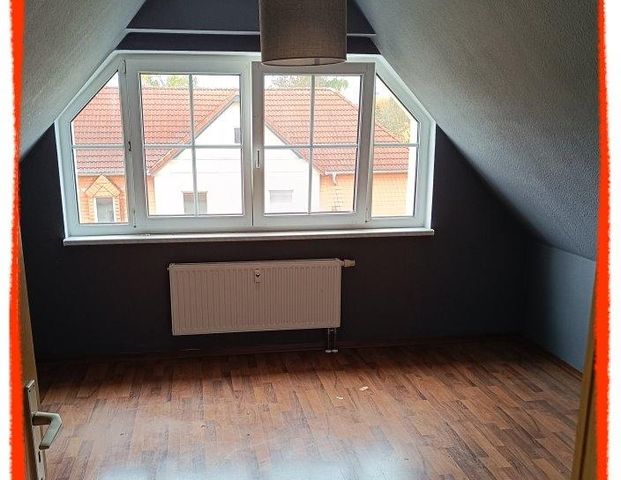 3-Zimmer-Wohnung im Dachgeschoß und mit BALKON in Zwickau-Niederplanitz zu vermieten! - Foto 1