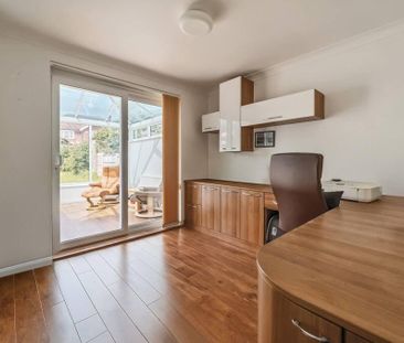 3 bedroom flat to rent - Photo 5