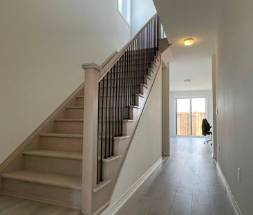 For Lease - 70 Tipp Drive, Richmond Hill, Ontario - Photo 4