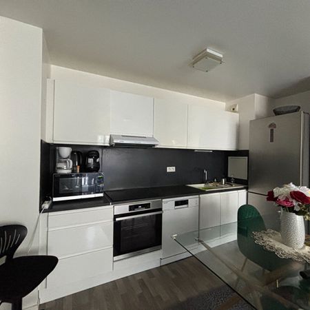Location Appartement 3 pièces 57m² - Photo 3