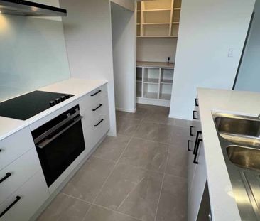 High Spec 4 bedroom - Photo 1