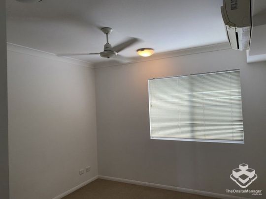 2 BEDROOM NON-FURNISHED UNIT IN TROPICAL RESORT STYLE APARTMENTS - Photo 1