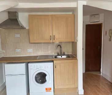Studio to rent - Photo 4