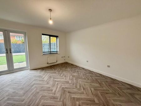 3 bedroom semi-detached house to rent - Photo 2