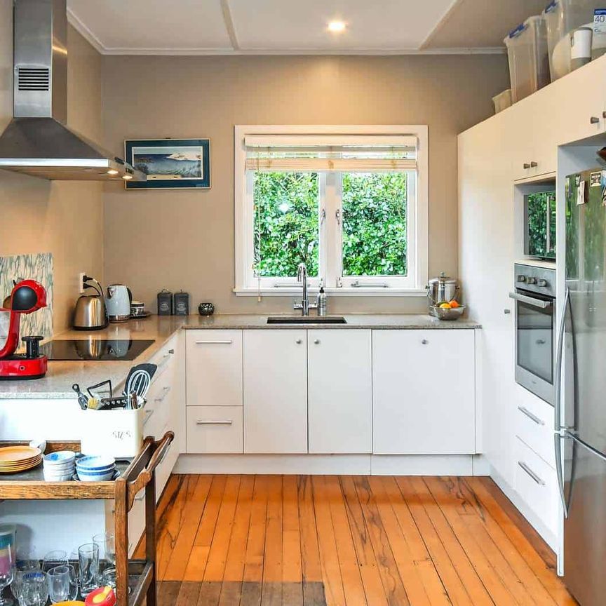 Vintage Charm Meets Modern Comfort ..... - Photo 1